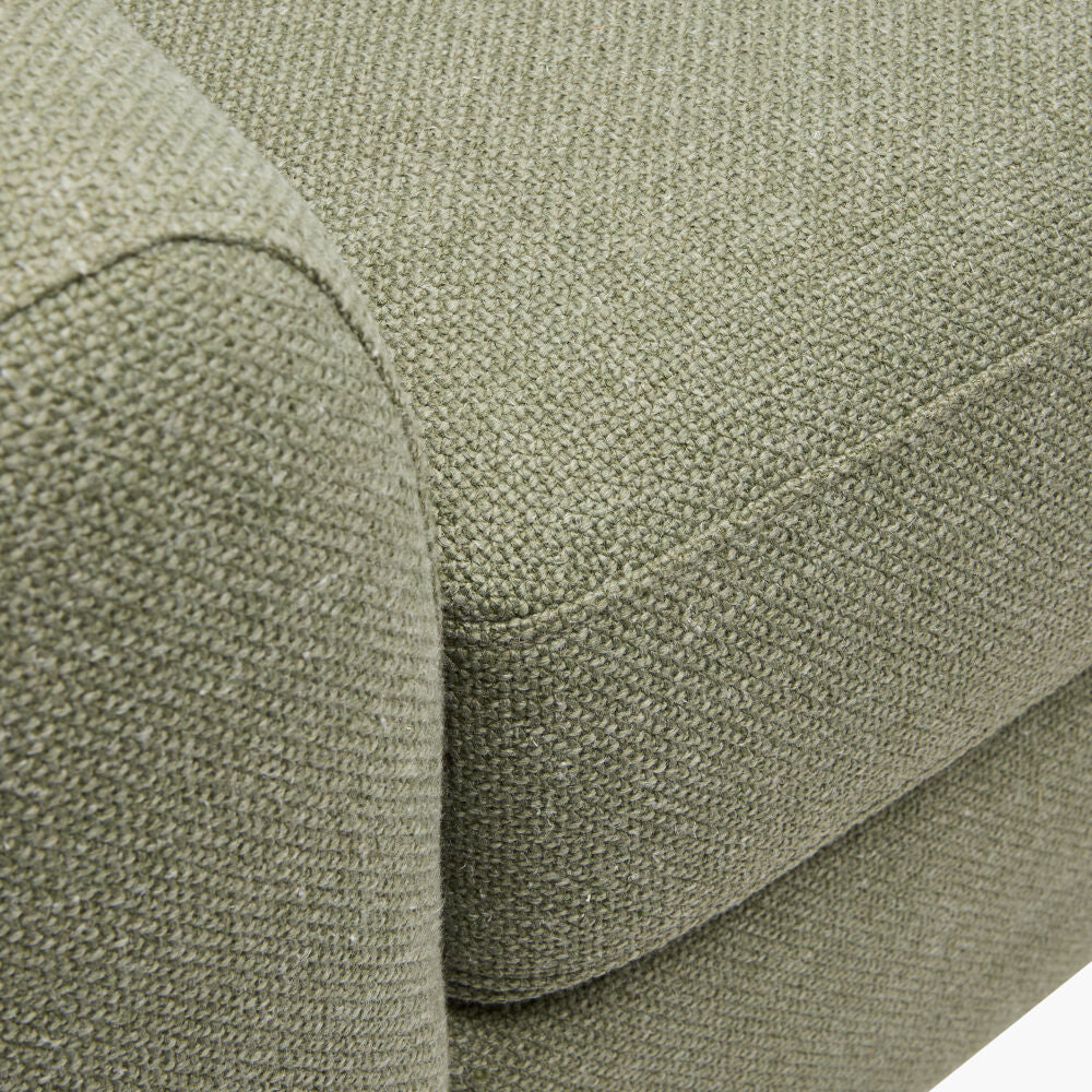 Loma Swivel Chair